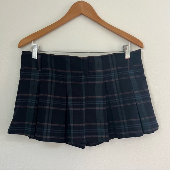 Almost Famous Y2K Plaid Pleated Skirt Skort Medium Academia School Girl Goth - Picture 3 of 7